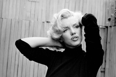 

Celebrity Marilyn Monroe Actresses United States HD Wall Poster Paper Print(18 inch X 12 inch, Rolled)