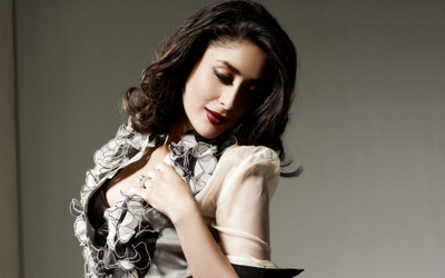 

Celebrity Kareena Kapoor Actresses India HD Wall Poster Paper Print(18 inch X 12 inch, Rolled)