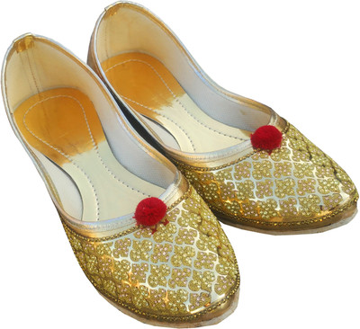 

SOKHI Gold party wear Punjabi Jutti Jutis For Women(Gold