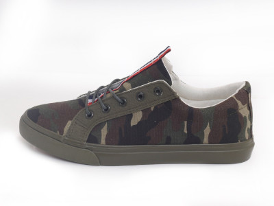 

MAGNET Casuals For Men(Green