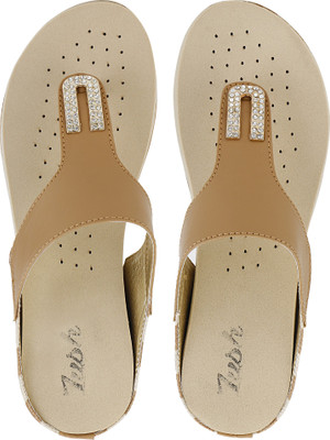 

LUSH Women Tan Flats