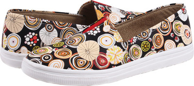 

Zapatoz Slip On Sneakers For Women(Multicolor, Black