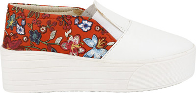 

LUSH Lush Women Sneakers Slip On Sneakers For Women(White, Multicolor