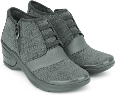 

NATURALIZER Mellow Casual Shoes For Women(Grey