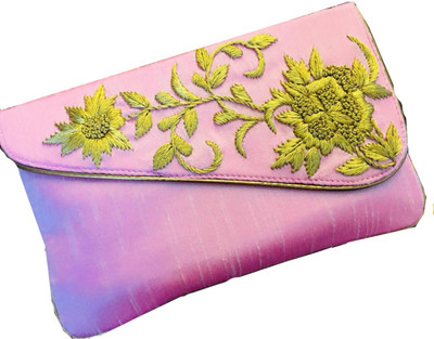 

CRAFTBAZAAR Party Pink Clutch