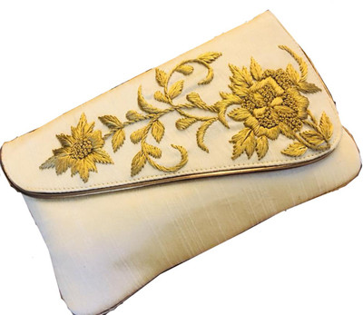 

Craftbazaar Party White Clutch