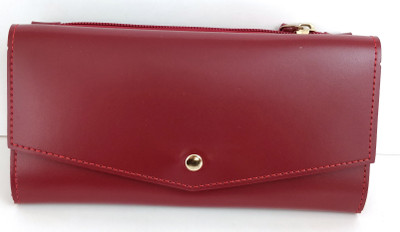 

PRIYANKA COLLECTIONS Formal Maroon Clutch