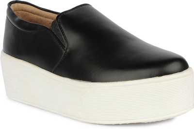 

Bella Toes Women's Black Synthetic Leather Loafers / Slip On Shoes Slip On Sneakers For Women(Black