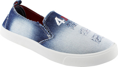 

Claptrap Slip On Sneakers For Men(Blue, White