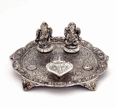 

Creative Decorative Showpiece - 11 cm(Aluminium, Silver)