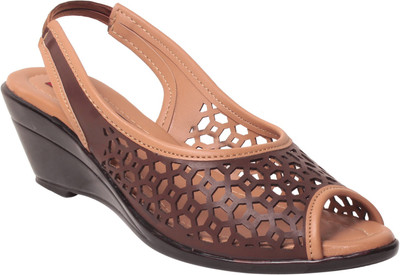 

MSC Women Brown Wedges