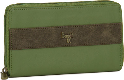 

Baggit Casual Green Clutch