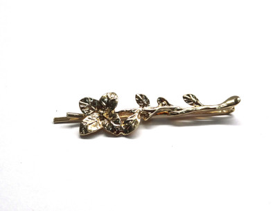 

Bombay Chic gold flower pin Hair Pin(Gold)