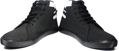 

BLUE FOX Casuals For Men(Black, White