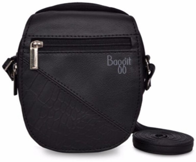 

Baggit Women Casual Black PU Sling Bag
