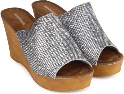 

Chemistry Women SILVER Wedges