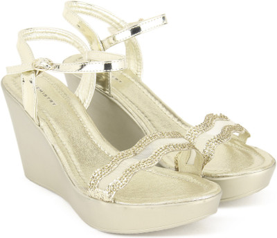 

Chemistry Women GOLD Wedges
