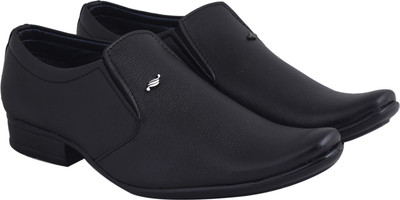 

Crunx Everyday Slip On For Men(Black