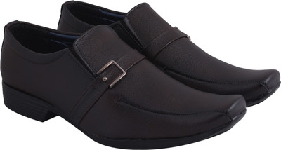 

Crunx Everyday Slip On For Men(Brown