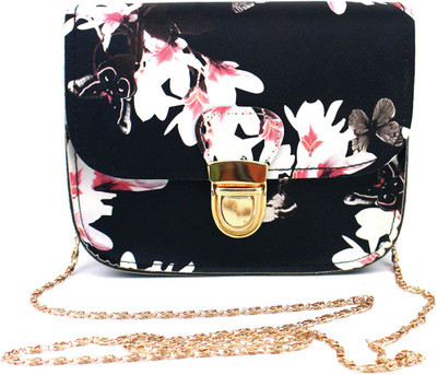

BLINGG Women Evening/Party Black Genuine Leather Hand-held Bag