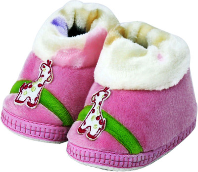 

VLS Lifestyle (0-12 M) Velvet Plain Socks Booties(Toe to Heel Length - 11 cm Pink)