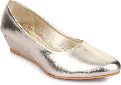 

Garg Garg Women Gold Bellies (Gold) Bellies For Women(Gold