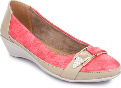 

Garg Garg Women Pink Bellies (Pink) Bellies For Women(Pink