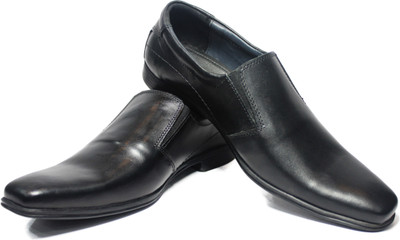 

BLUE FOX Slip On For Men(Black