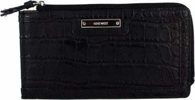 

Nine West Casual Black Clutch