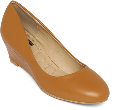 

Flat n Heels Women Tan Wedges