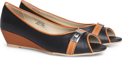 

FootIn Women Black Wedges