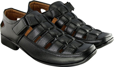 

Blinder Men Black Casual