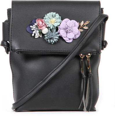 

Norman Todd Women Casual Black PU Sling Bag