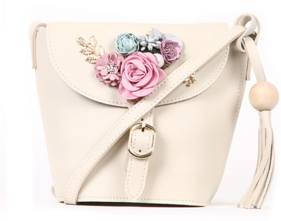 

Norman Todd Women Casual Beige PU Sling Bag
