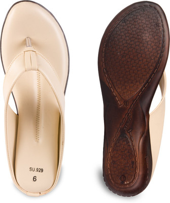 

Reezus Women Cream Casual