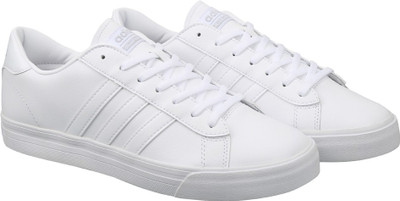 

ADIDAS CLOUDFOAM SUPER DAILY Basketball Shoes For Men(White, Ftwwht/ftwwht/msilve