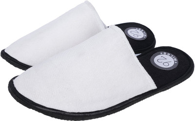 

92 MILES Home Slippers, White
