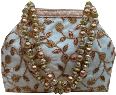 

Craftbazaar Party White Clutch
