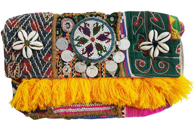 

Mehrunnisa Casual Multicolor Clutch