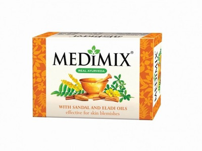 

MEDIMIX AYURVEDIC SANDAL SOAP 125 GM WITH ELADI OIL FOR GLOWING(125 g)
