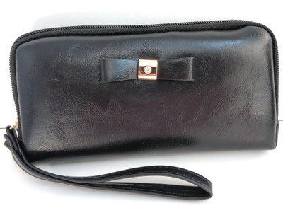 

PRIYANKA COLLECTIONS Casual Black Clutch