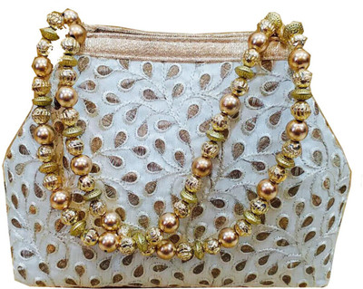 

Craftbazaar Party White Clutch