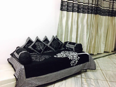 Byloom Chenille Abstract Diwan Set(Black)