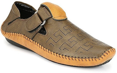 

Big Fox Men Beige Sandals