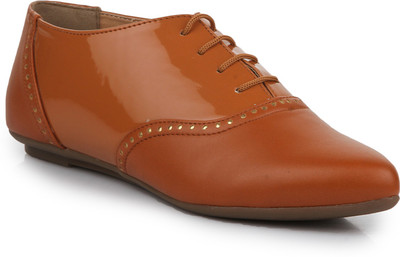 

Moonwalk Casuals For Women(Brown