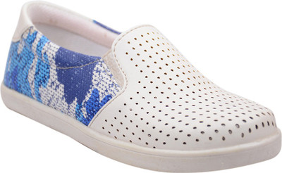 

JUMPS AND BUMPS Boys Slip on Sneakers(White
