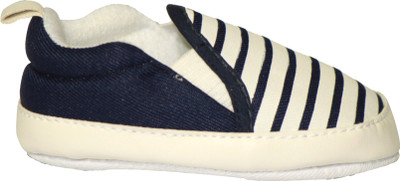 

Kiwi Boys Slip on Sneakers(Blue, Multi color