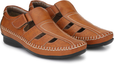 

Andrew Scott Men Teak Sandals