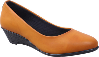 

Lily Women Tan Bellies