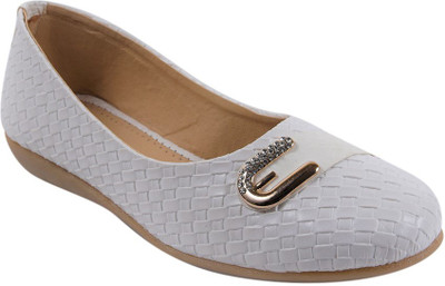 

JUMPS AND BUMPS Girls Slip on Ballerinas(White